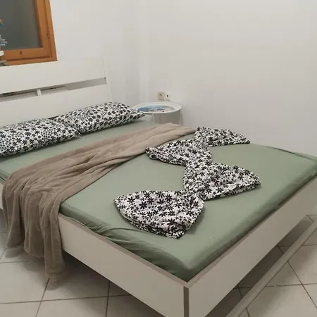 2 Bedroom Apartment *