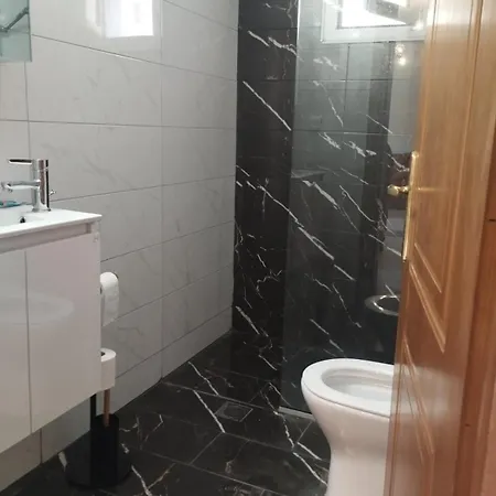 Apartment 2 Bedroom *